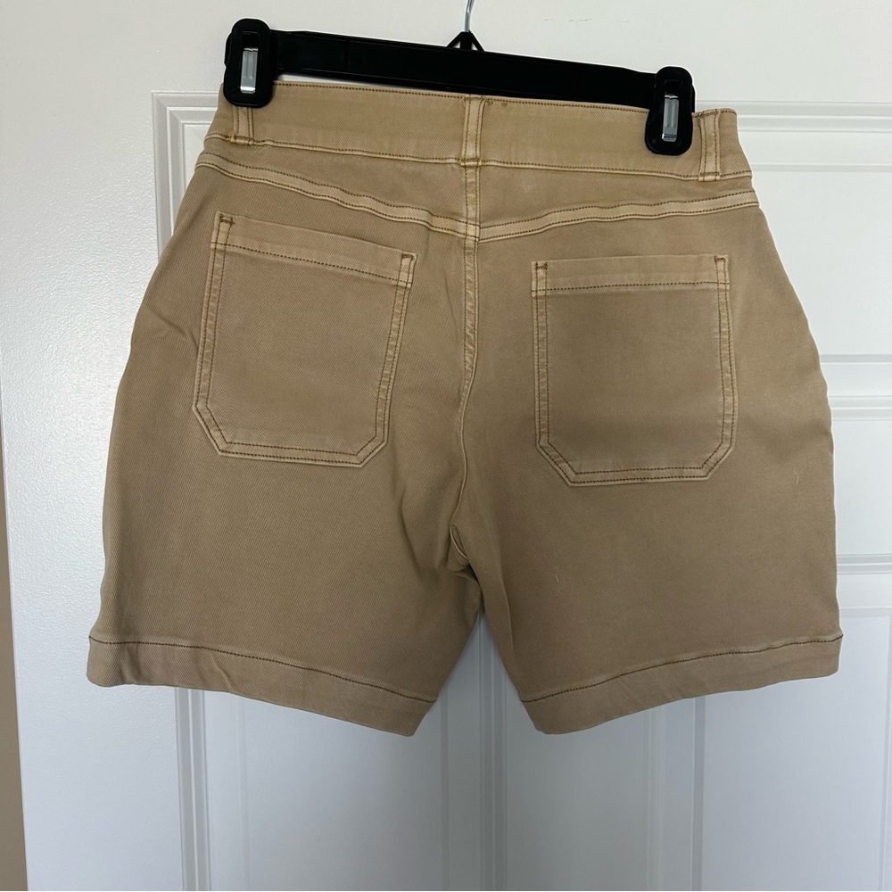 NWT SPANX Beige Twill Shorts for Women. Elastic waist. 6”inseam. Size X-small - Picture 4 of 7